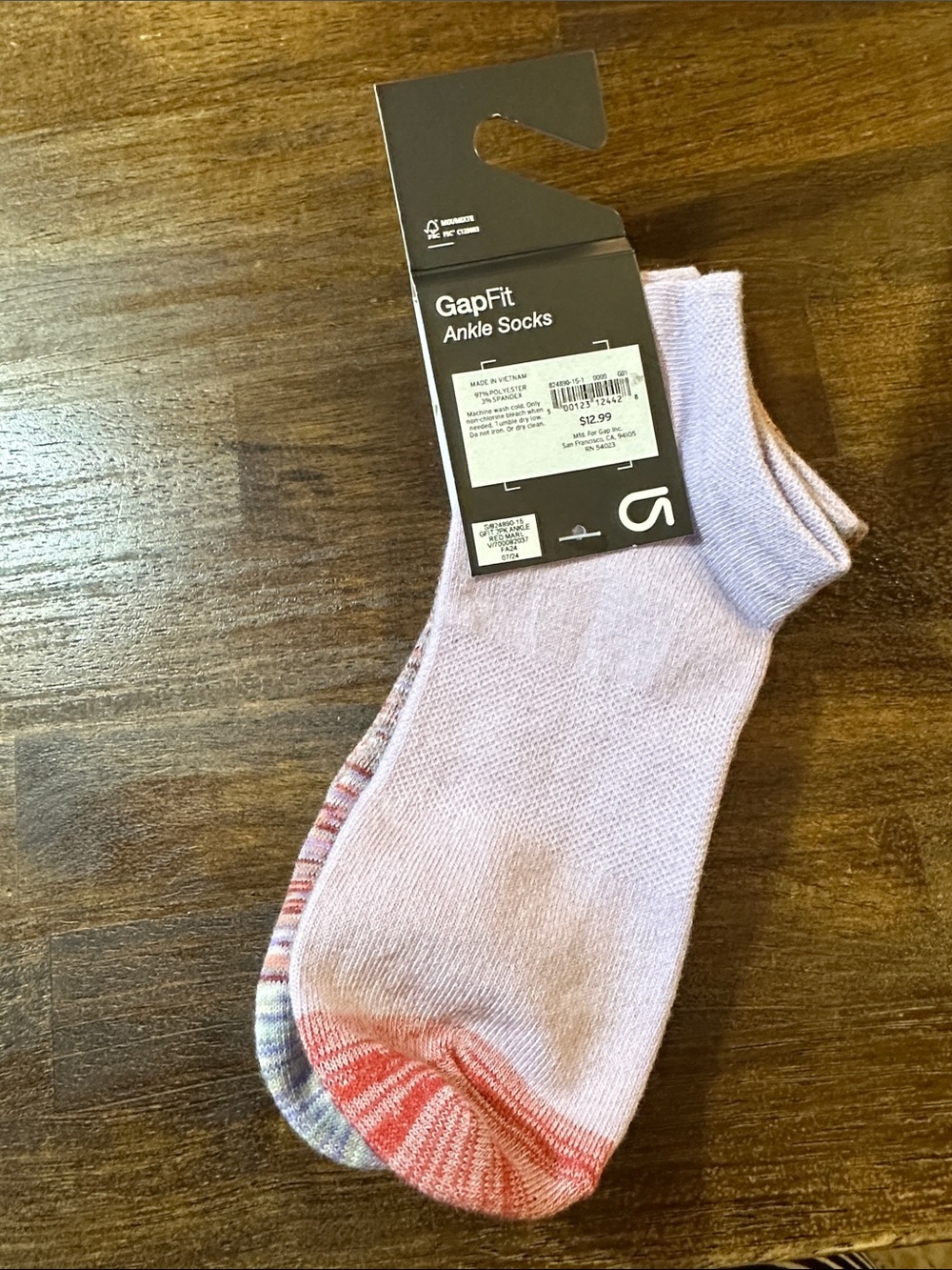 NWT Gap Fit Red Mable Ankle Socks - 2 Pair (One Size) - Picture 2 of 6